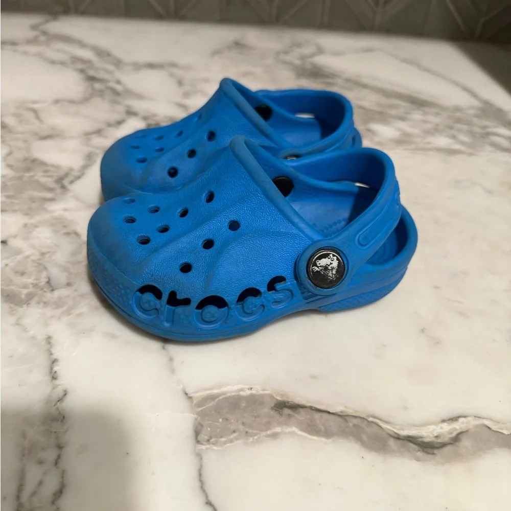 $16 ADD ON‎ Crocs Kids Blue Clogs 5c